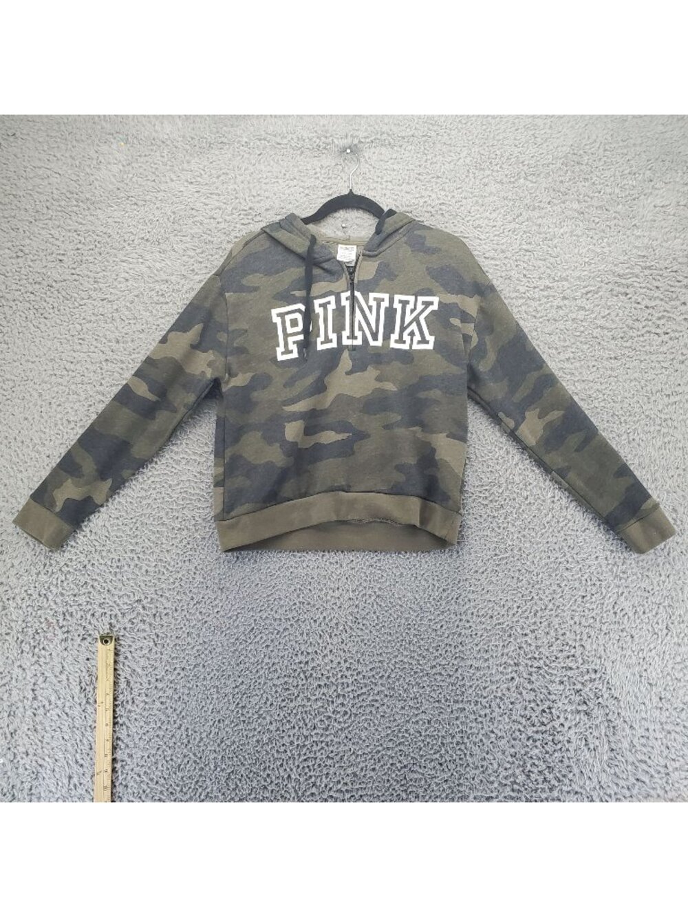 PINK Sweater Womens Small Green Camo Graphic Logo Pullover Hoodie Long Sleeve